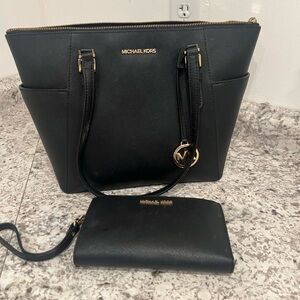 Michael Kors Black Purse& Matching Wristlet